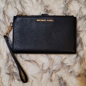 Michael Kors wristlet